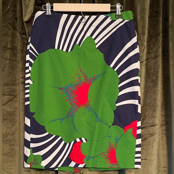 J. Crew Dresses & Skirts - J. Crew Large Green Flower Pencil Skirt